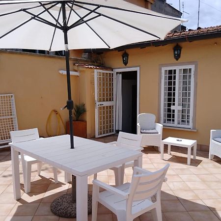 Apartmán Attico Con Terrazza Santa Cecilia Řím Exteriér fotografie
