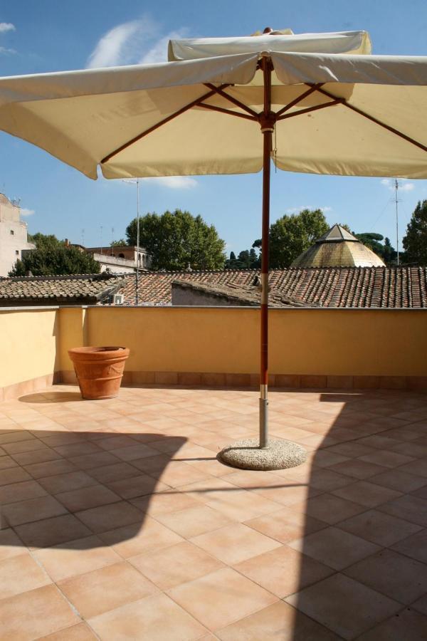 Apartmán Attico Con Terrazza Santa Cecilia Řím Exteriér fotografie