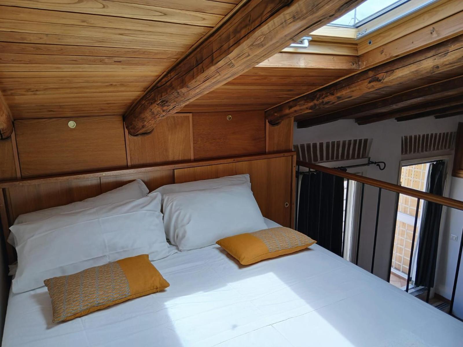 Apartmán Attico Con Terrazza Santa Cecilia Řím Exteriér fotografie